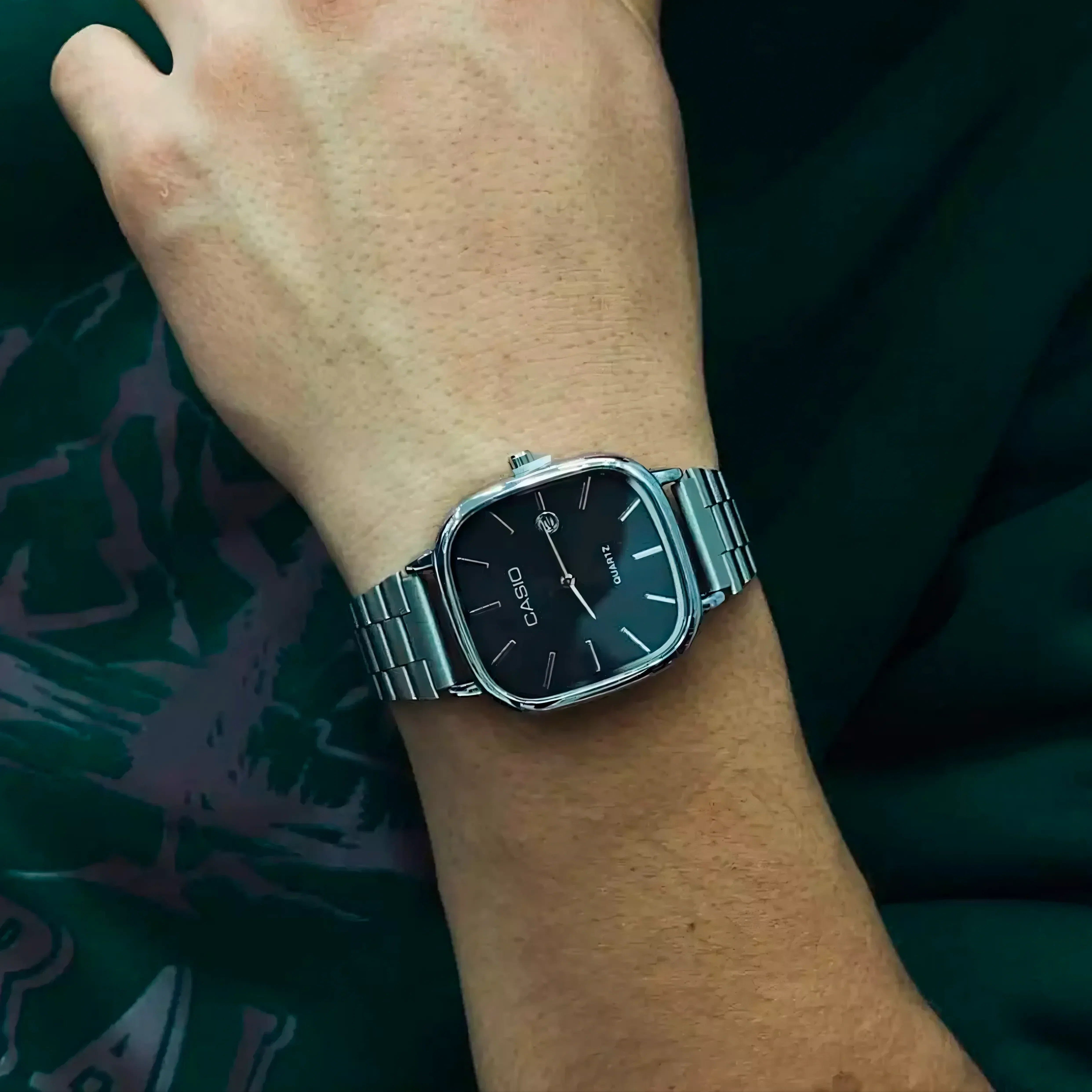 CASIO Luxuriöse 36mm Armbanduhr - Wasserdicht | Edelstahl
